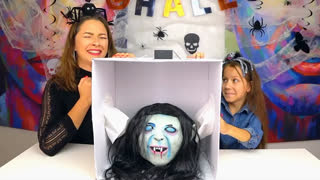 НОВЫЕ ЧЕЛЛЕНДЖИ 2018 - ЧЕЛЛЕНДЖ Что в Коробке на ХЕЛЛОУИН What’s in the Box Halloween Challenge / Вики Шоу