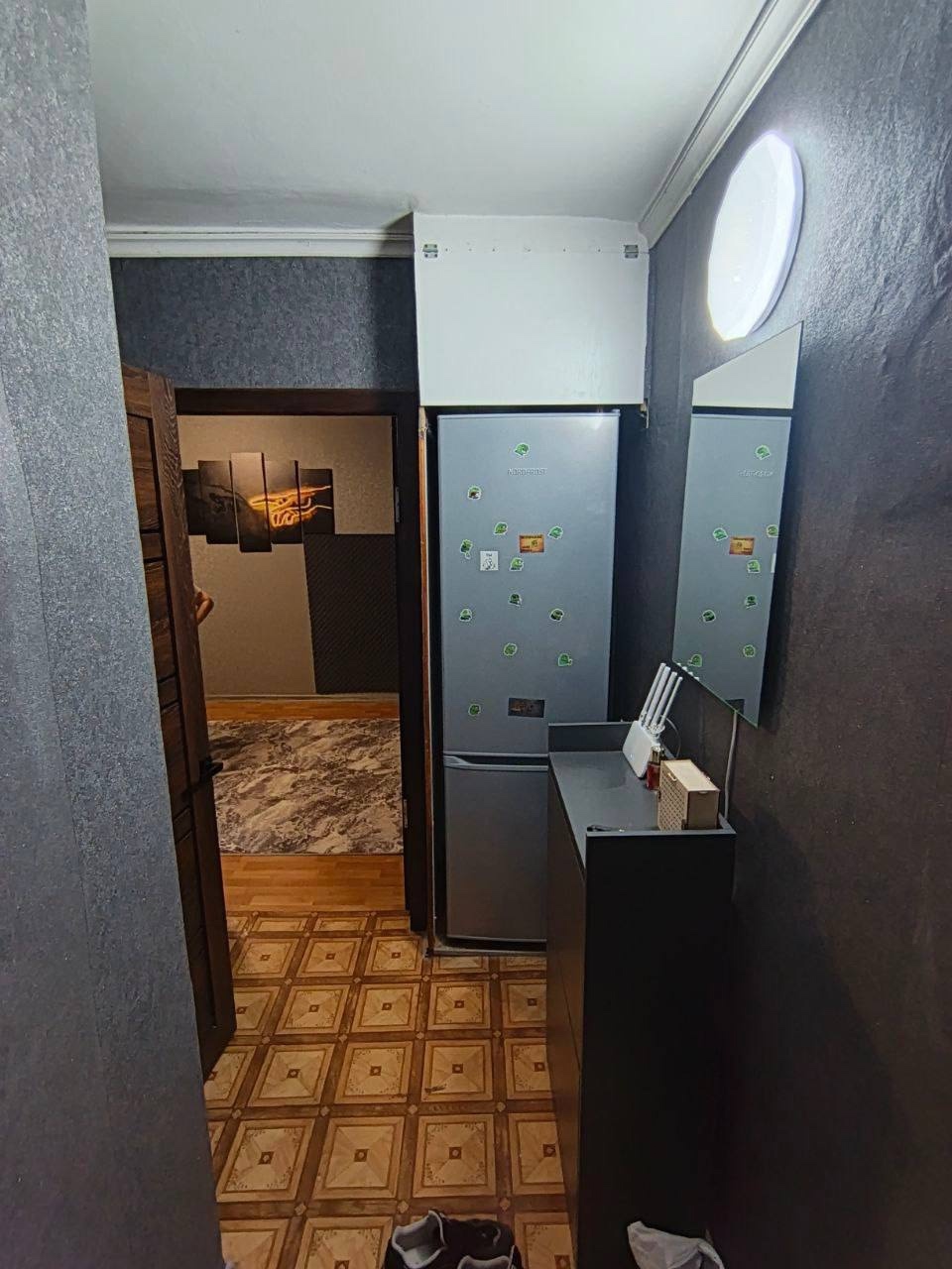 Продам 1комнатную квартиру 2этаж 5этажного дома.Общая площадь 34м2. В квартире зделан ремонт состояние заходи и живи квартира с АО двухконтурный котел. Удобное место расположение транспортная развязка , институт им Матусовского. Документы РФ. По всем вопросам: +79595025253...